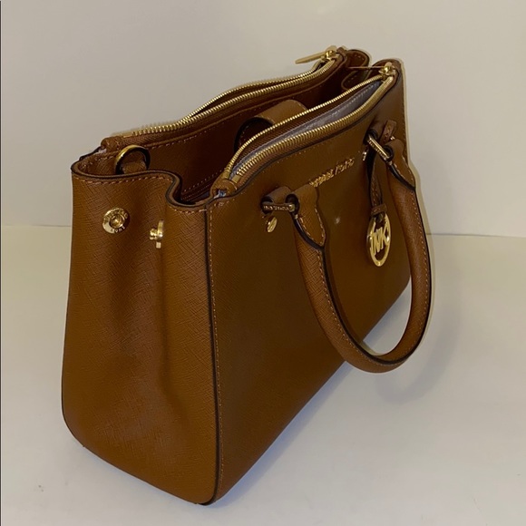 Michael Kors Tan Handbag - Picture 2 of 8